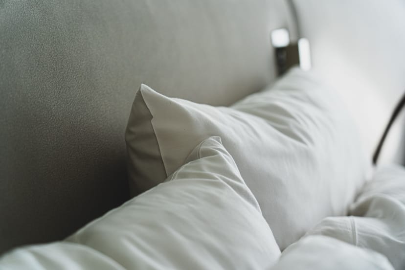 Contour Memory Foam Pillow - Image 1